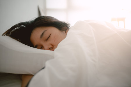 睡眠サイクルを整える朝と夜のルーティン実践法