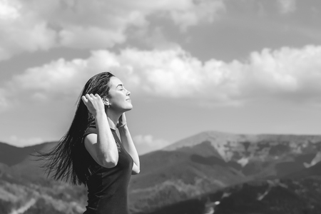 感情的な衝動に流されないための瞑想と呼吸法