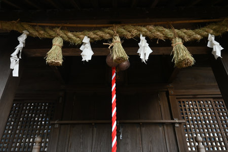 お守りや神社参拝など、日本的スピリチュアルがもたらす心の安定