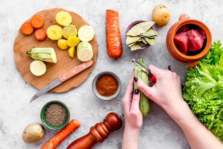 アレルギー体質の人が避けるべき食材と摂取法