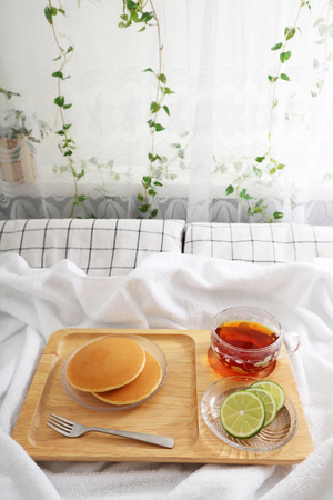 寝つきを良くするための食事と飲み物：日本の食養生より